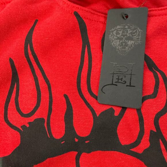 Ed Hardy Shorts Mens Large Tattoo Graphic Skull Red Graphic Streetwear NWT - Picture 2 of 4